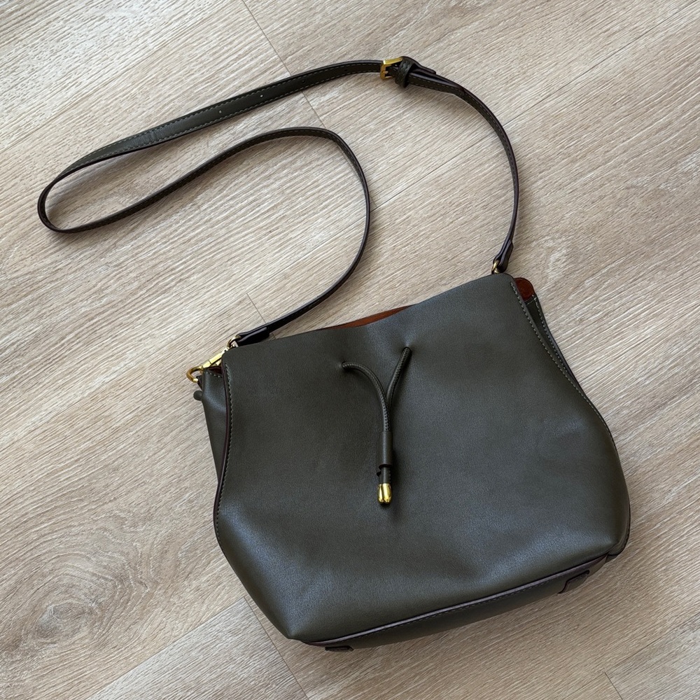 NWOT Melie Bianco Olive Crossbody Bag